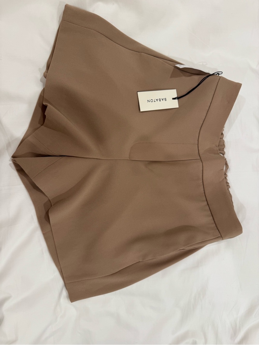 Aritzia Babaton Tailored High-Rise Skort in Taupe Brown